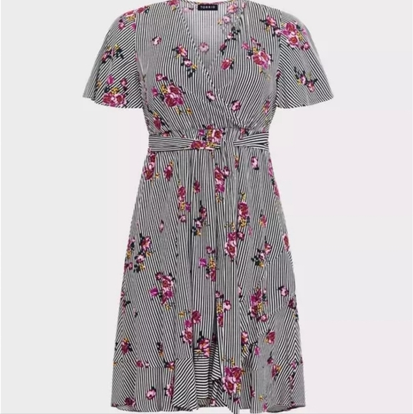 NWT TORRID MINI CHALLIS  Wrap Dress 2X - Picture 4 of 7